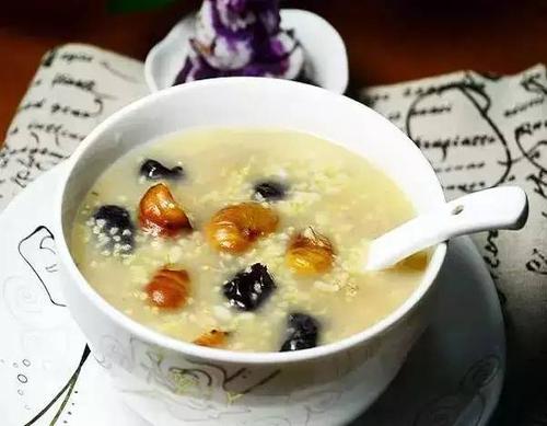 板栗燉小米粥怎么做好吃,板栗燉小米粥的做法步驟