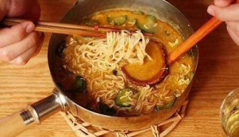 微波爐泡面怎么做好吃,微波爐泡面的做法步驟