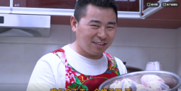 超小廚20個羊腰做燒烤，媳婦氣的要分開吃飯的做法視頻,超小廚20個羊腰做燒烤，媳婦氣的要分開吃飯怎么做好吃