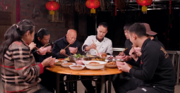 美食作家王剛教你：做一桌年夜飯，從備菜到上桌，十二道年菜流程的做法視頻,美食作家王剛教你：做一桌年夜飯，從備菜到上桌，十二道年菜流程怎么做好吃