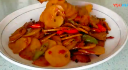 王小鬧：這樣做五花肉炒土豆片吃，辣腫嘴，麻了腿，米飯吃的停不下嘴的做法視頻,王小鬧：這樣做五花肉炒土豆片吃，辣腫嘴，麻了腿，米飯吃的停不下嘴怎么做好吃