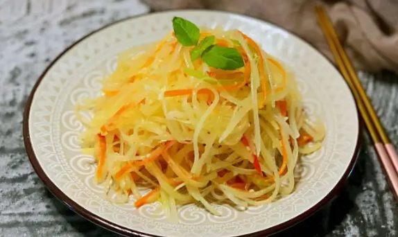 涼拌土豆絲怎么做好吃,涼拌土豆絲的做法步驟