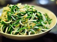 韭菜炒豆芽怎么做好吃,韭菜炒豆芽的做法步驟