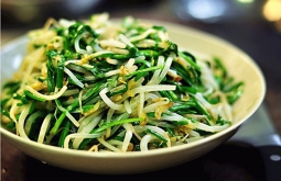 韭菜炒豆芽怎么做好吃,韭菜炒豆芽的做法步驟