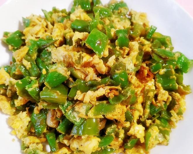 不一樣的辣椒炒雞蛋～下飯神器!怎么做好吃,不一樣的辣椒炒雞蛋～下飯神器!的做法步驟